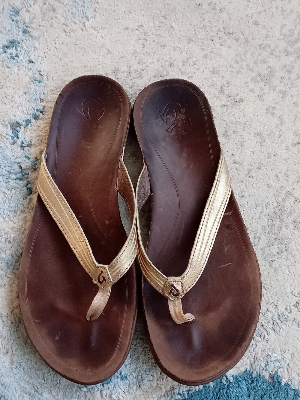 Olukai Gold Leather Flip Flops Size 10